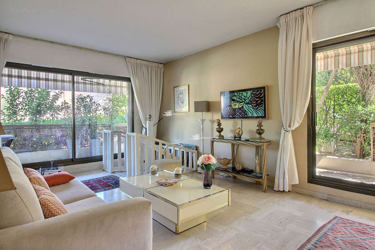 Appartement à LE CANNET