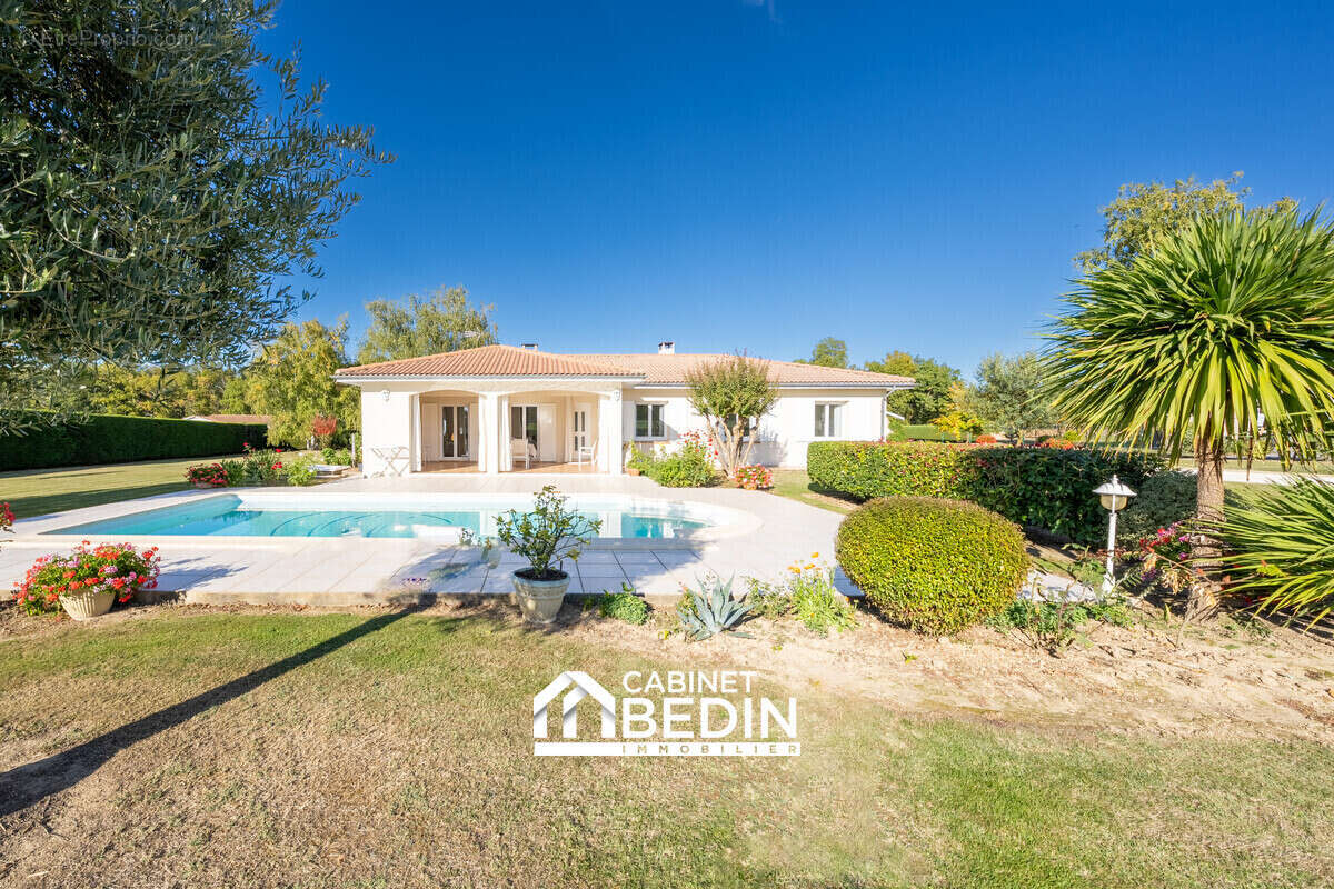 Maison à BELLEBAT