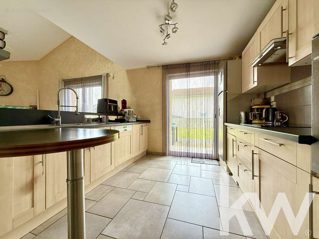 Maison à SAINT-BONNET-PRES-RIOM