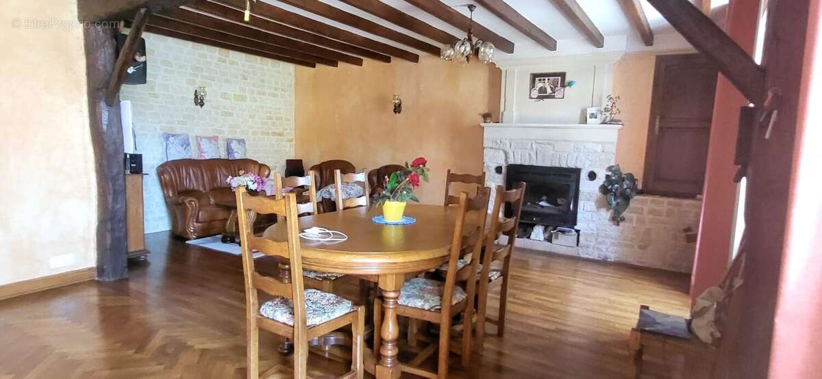 Maison à ROMAZIERES