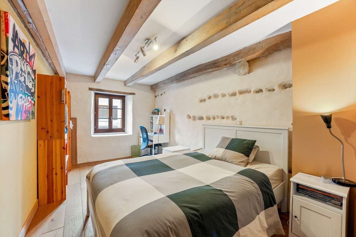À VENDRE – Charmante ferme rénovée avec gîte indépendant et grange – Prévessin-Moëns - photo 9
