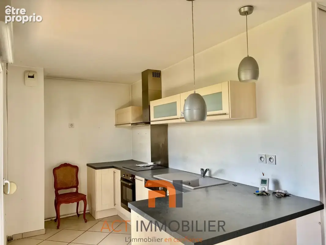 L'arbresle magnifique t4 76 m2, 2ème, ascenseur, séjour-cuisine 33 m2, 3ch, terrasse 17 m2, garage - photo 4