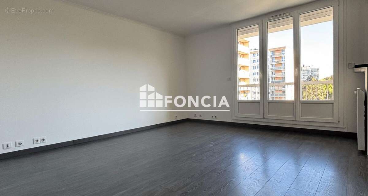 Appartement à CHILLY-MAZARIN