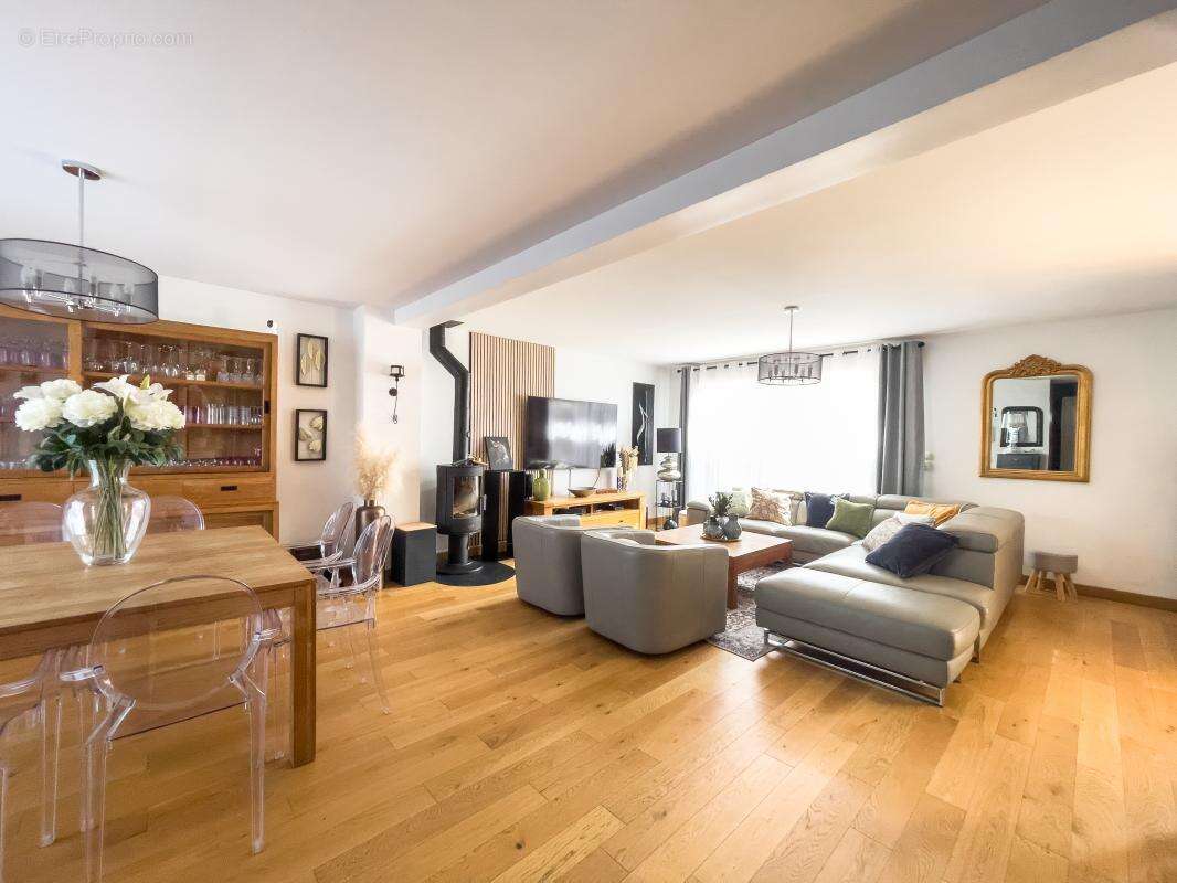 Maison à BAILLY-ROMAINVILLIERS