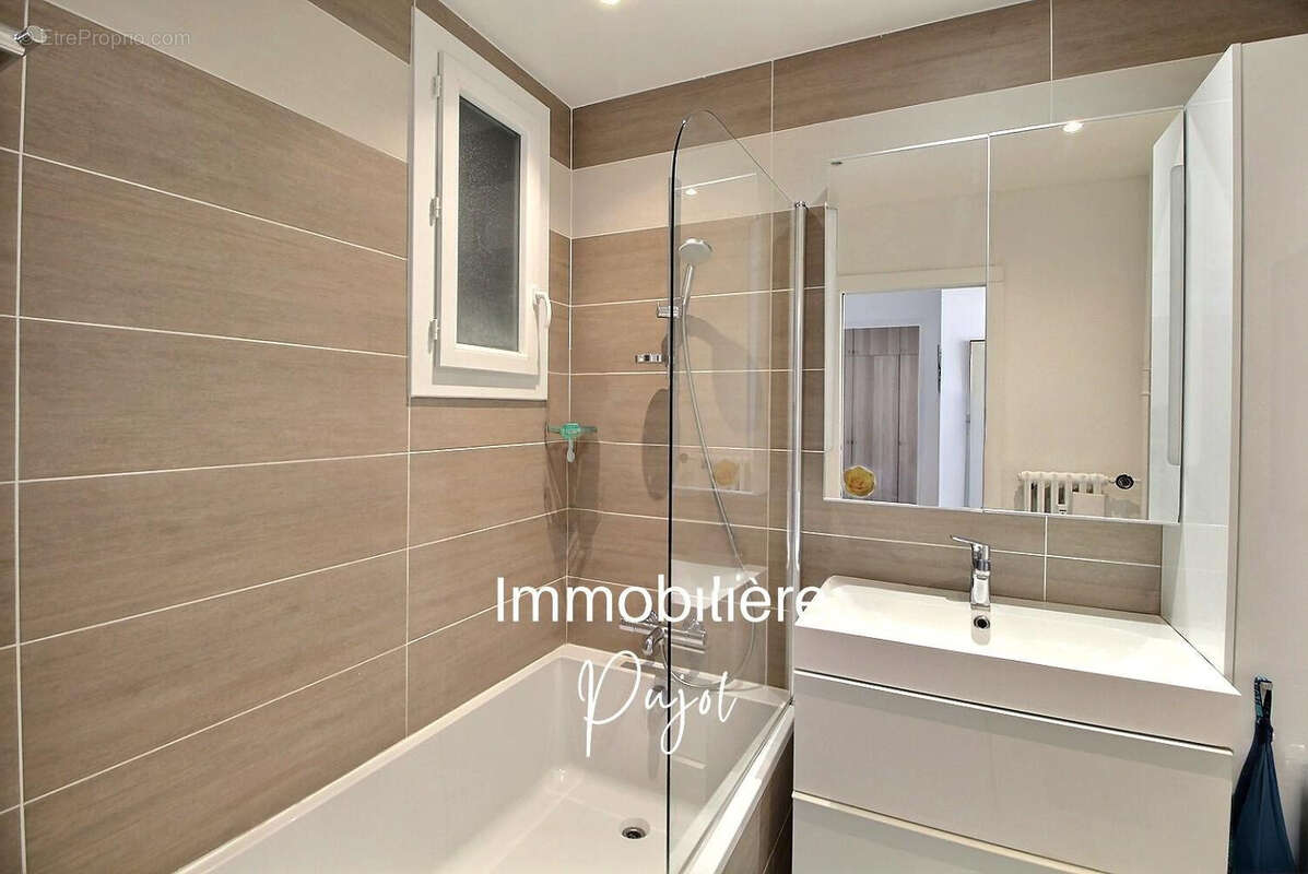 Appartement à MARSEILLE-2E