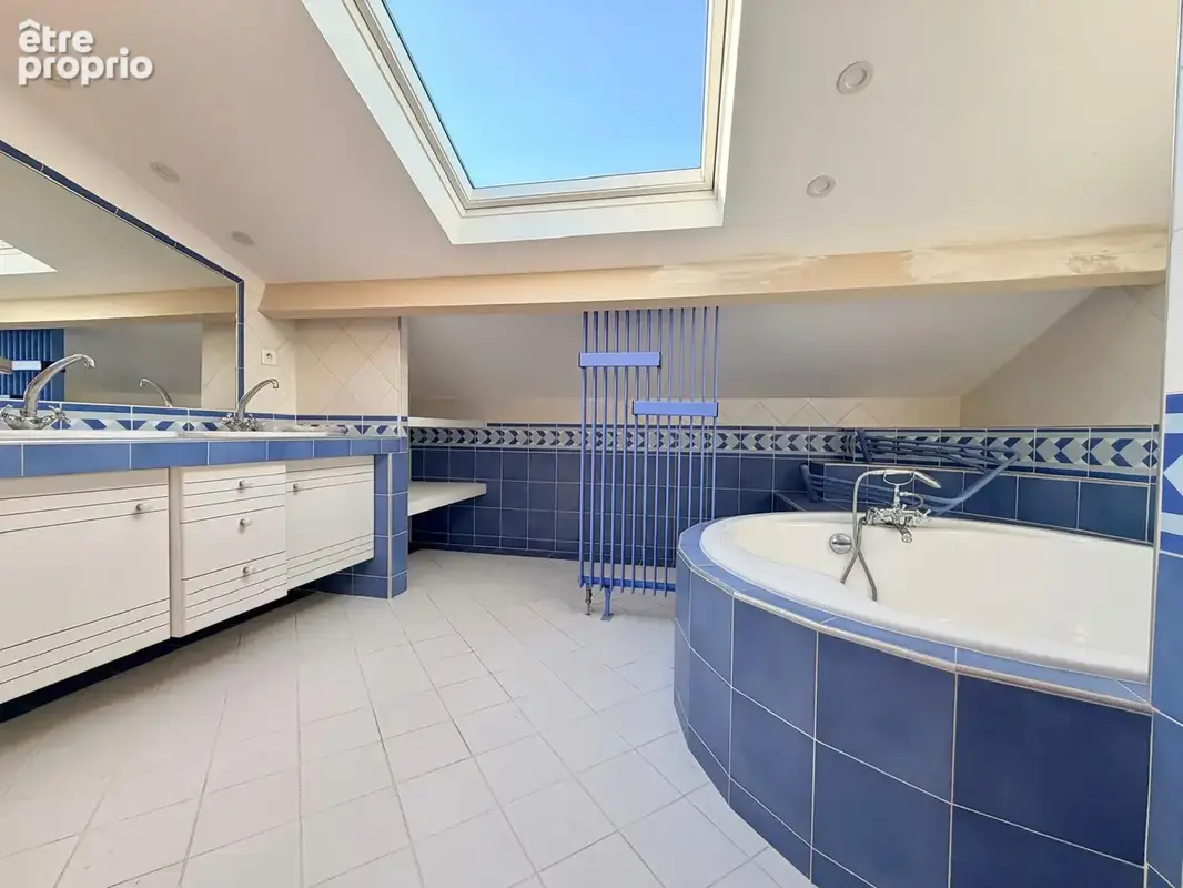 Pérols   villa  atypique t5 de 169m2 au sol avec piscine, jardin et garage - photo 21