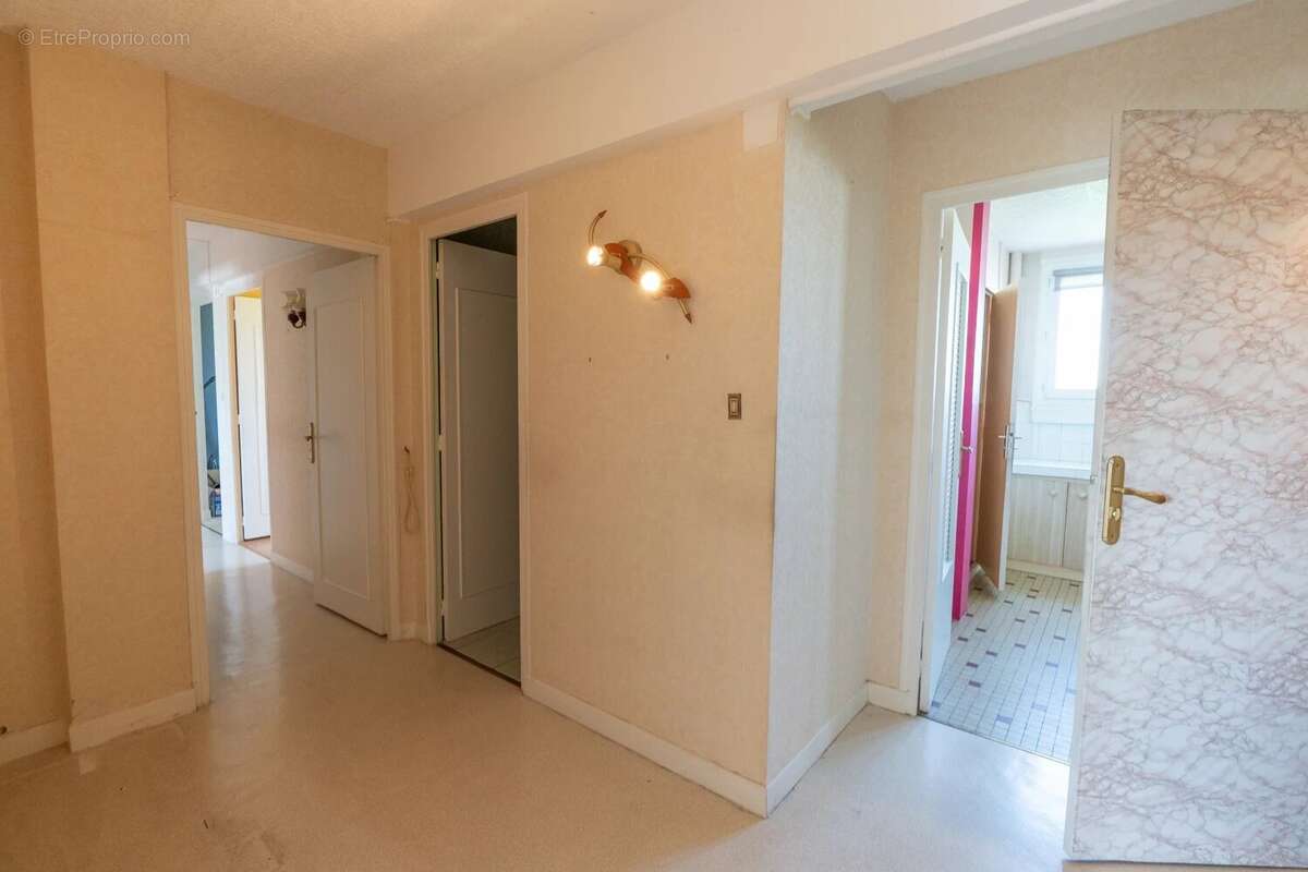 Troyes, Appartement de type V avec balcon et cave - photo 5