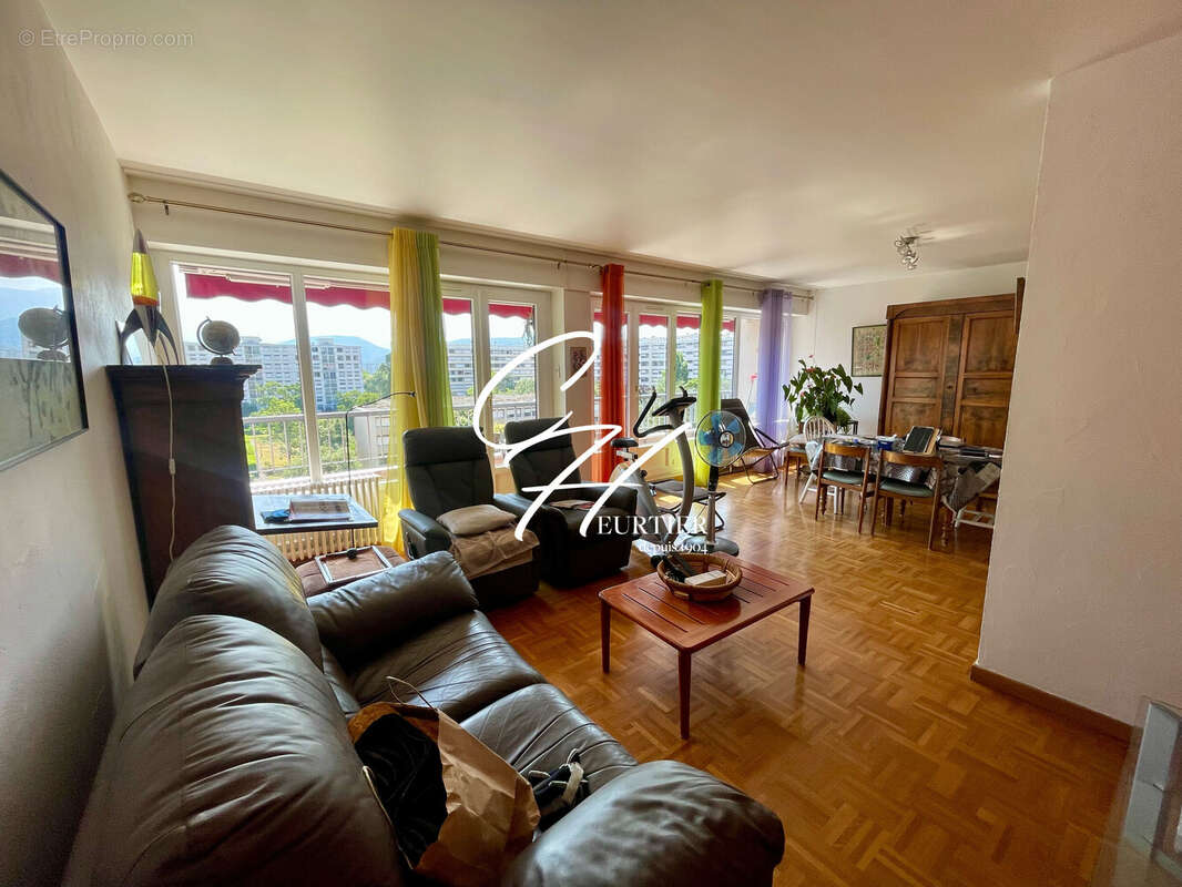 Appartement à ECHIROLLES