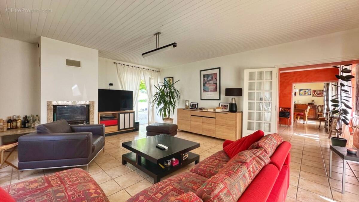 Maison à SAINT-BUEIL