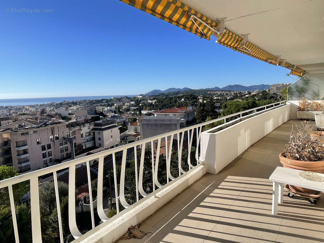 Appartement à LE CANNET