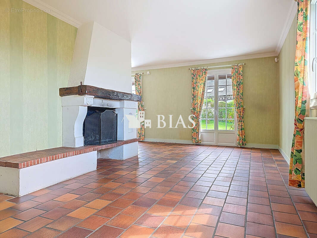 Maison à SAINT-PIERRE-DE-VARENGEVILLE