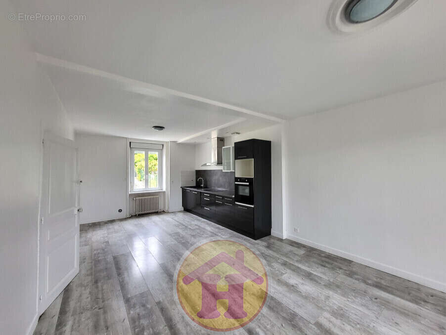 Maison à SAINT-JUNIEN