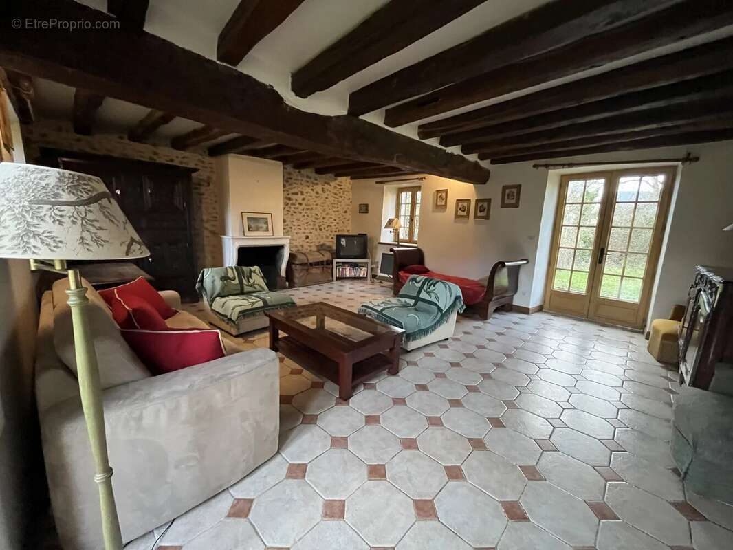 Maison à POIGNY-LA-FORET