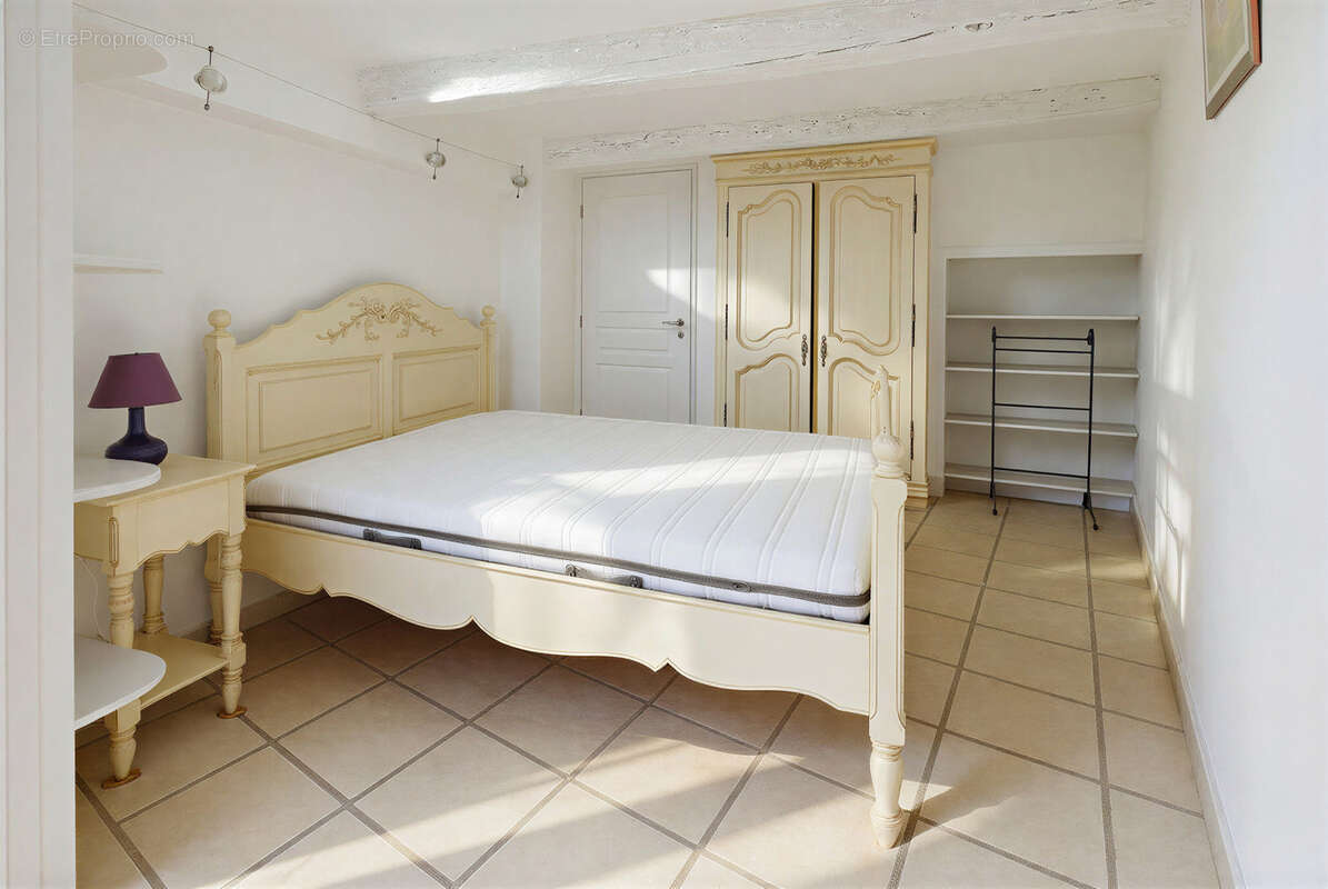 Appartement à VENELLES