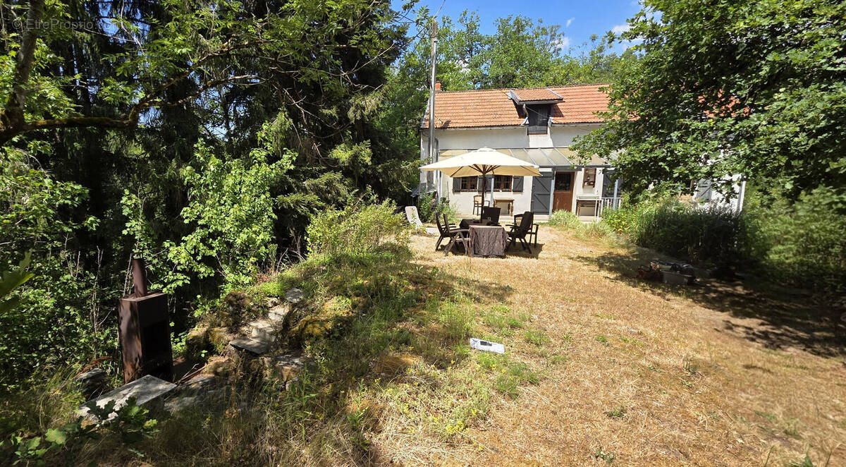 Maison à LE MAYET-DE-MONTAGNE