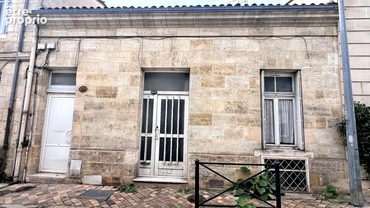 Bordeaux - Rue Naujac - Appartement atypique 71 m2 habitables. - photo 11