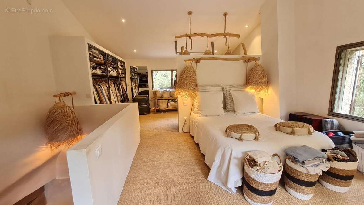 Maison à VILLENEUVE-LES-AVIGNON