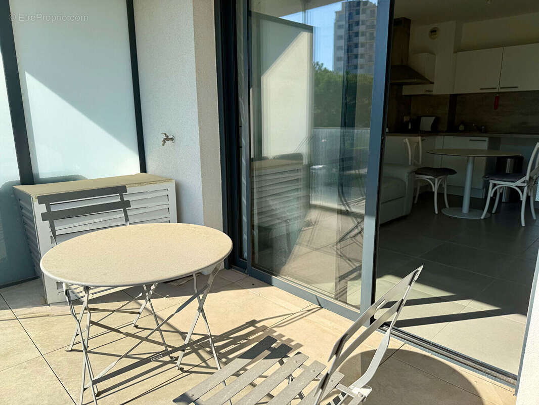 Appartement à SAINT-LAURENT-DU-VAR