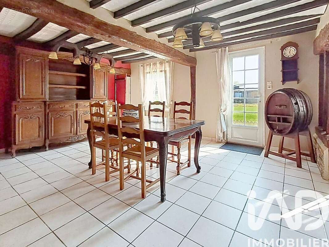 Maison 102 m² à Sassetot-Le-Malgarde  - photo 3