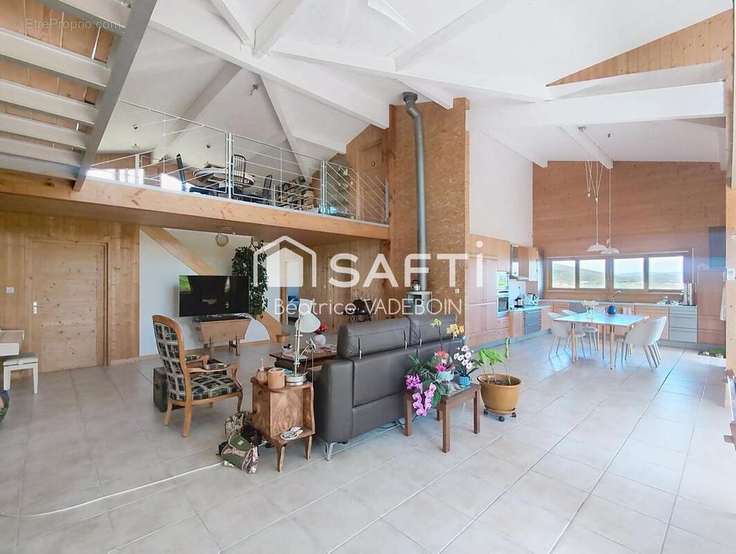 Maison 246 m² à Savasse  - photo 8
