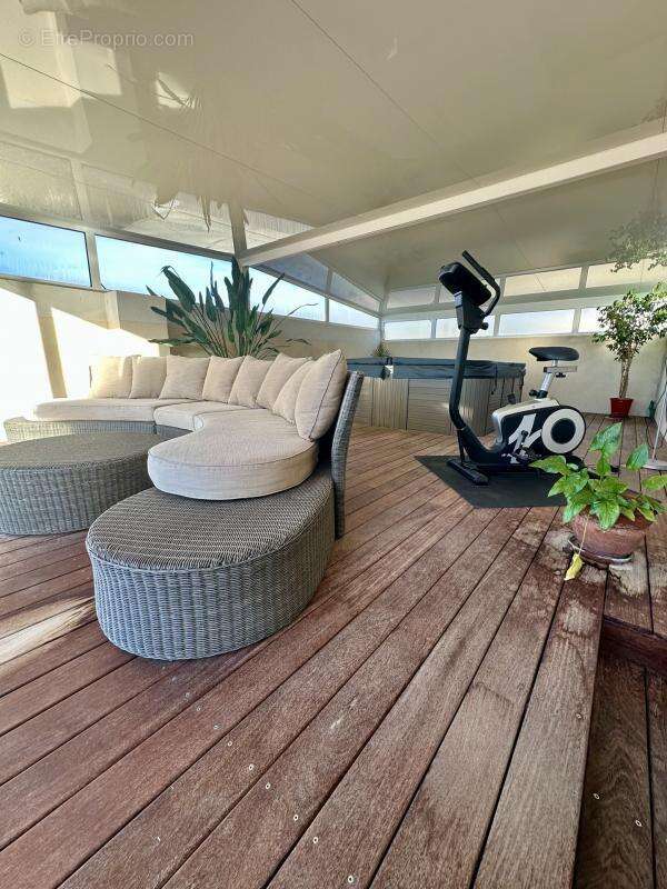 Maison à LA FARE-LES-OLIVIERS