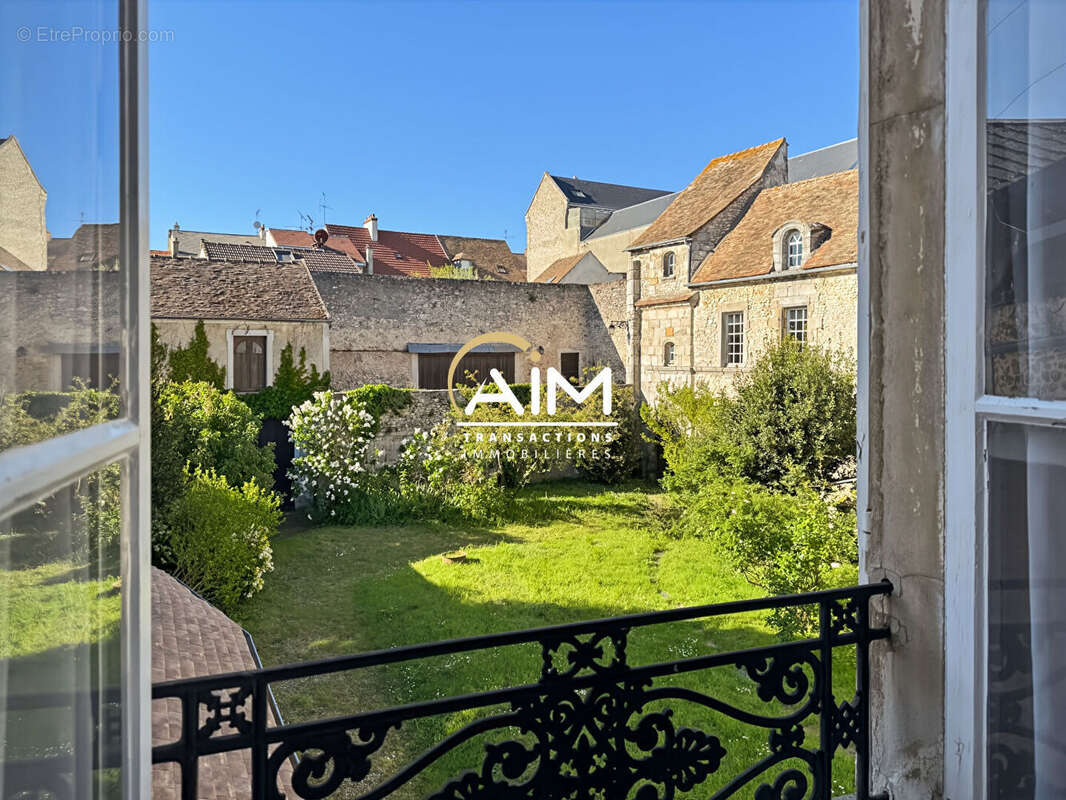 Maison à ETAMPES
