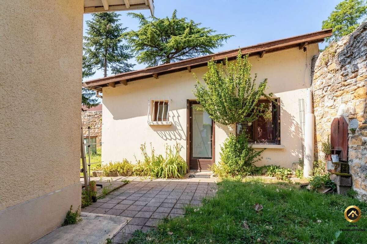 Maison 6 pièces de 150 m² en bord de Saône avec dépendance - photo 19