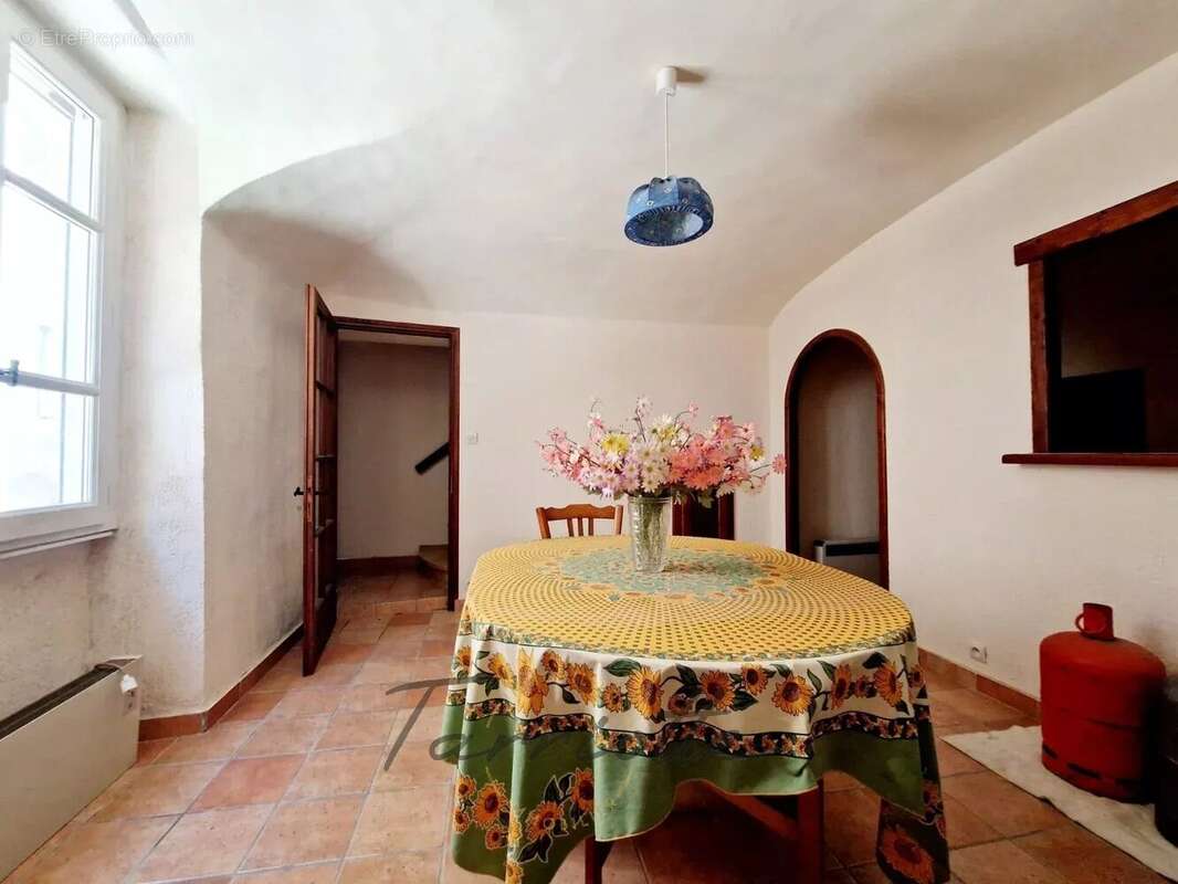 Appartement à ROCHEMAURE