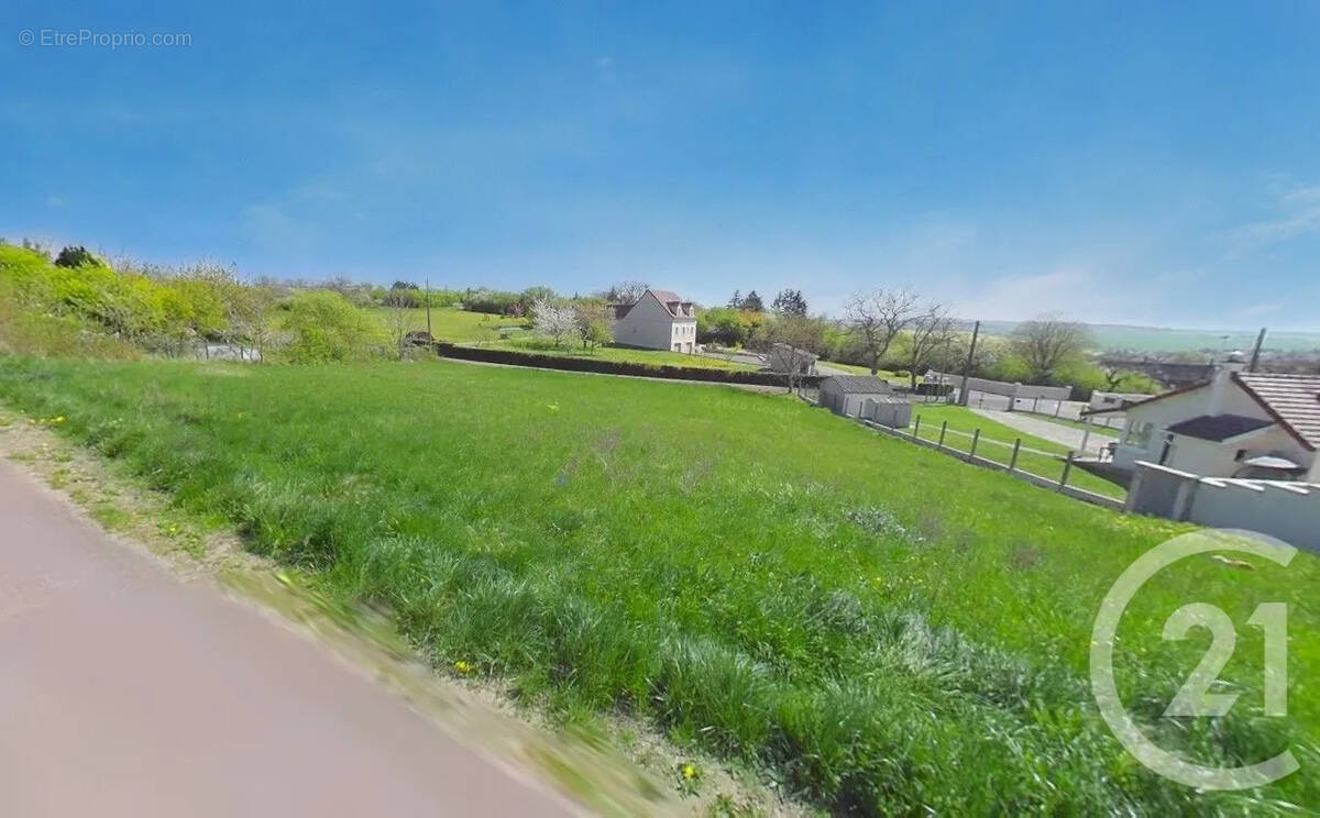 Terrain à SERGINES
