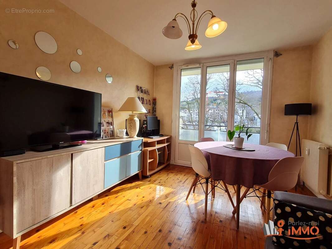 Appartement à SAINT-ETIENNE