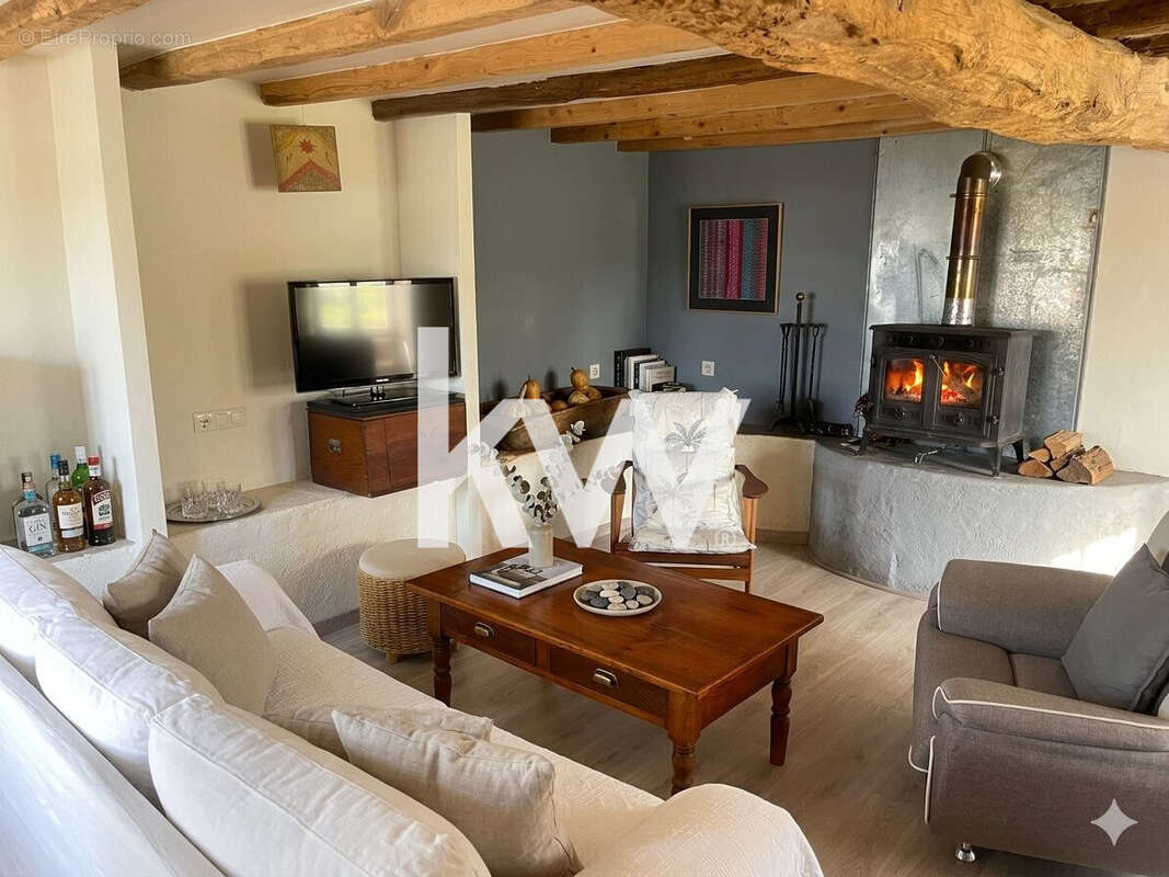 Maison 142 m² à Saint-Christo-En-Jarez  - photo 4