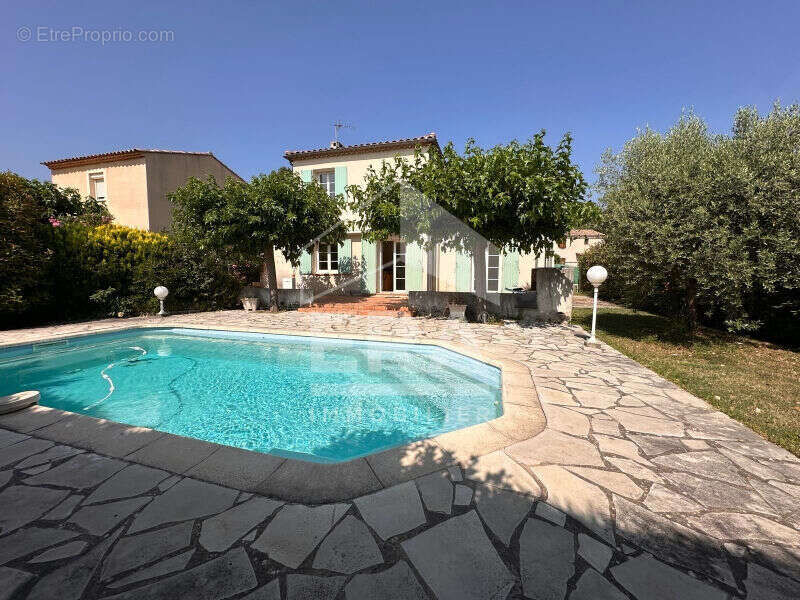 Maison à ROQUEVAIRE