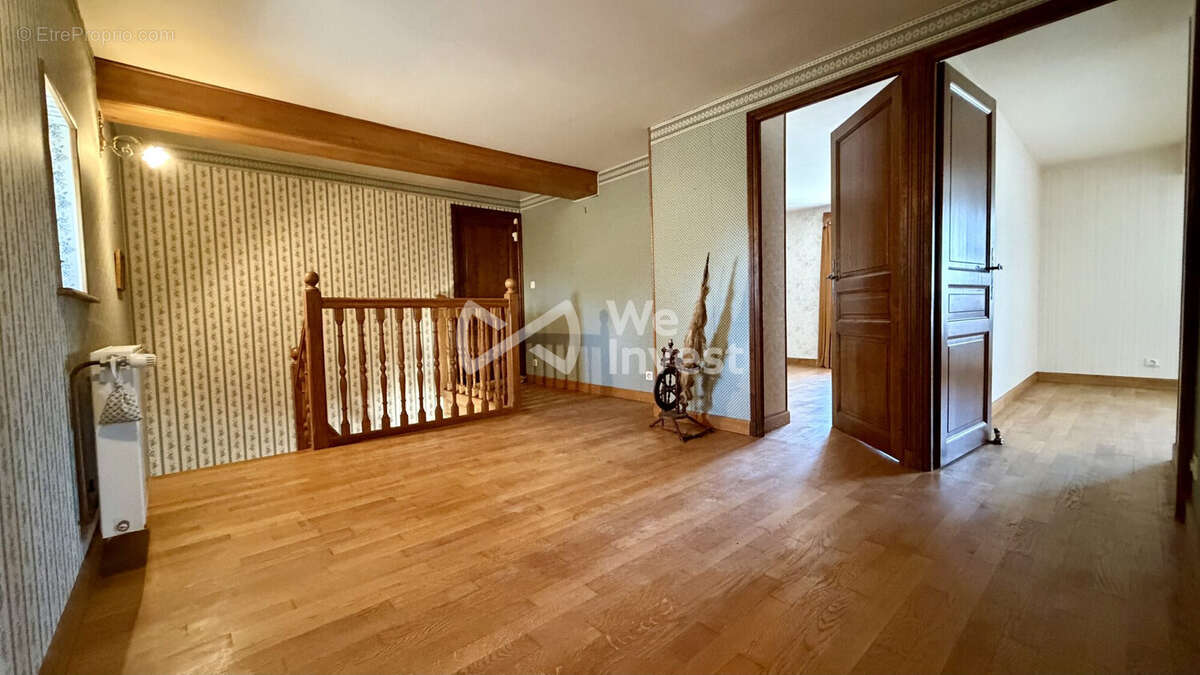 Maison 163 m² à Mandres-En-Barrois  - photo 7