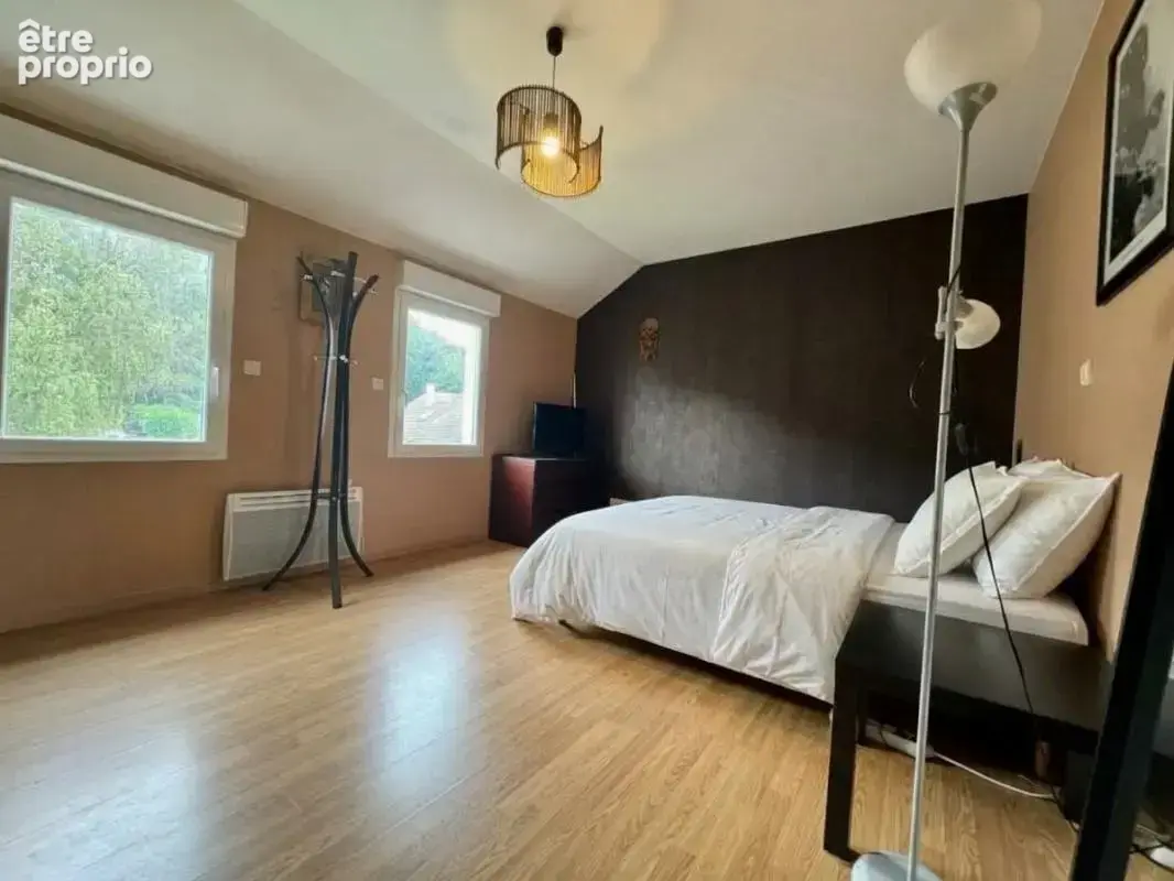 Maison de 137m2 avec 4 chambres , jardin et garage SAINS EN AMIENOIS (80) - photo 6