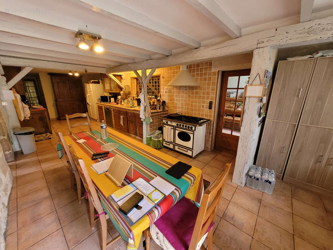 Maison à VIRAZEIL