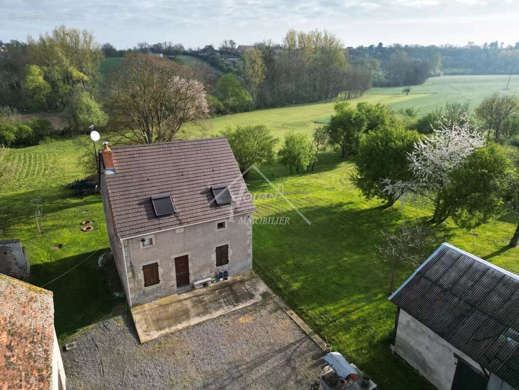 Maison à BROUT-VERNET