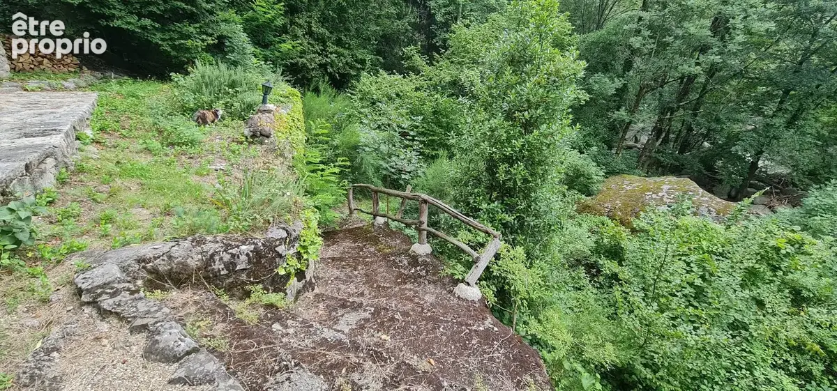 Maison et jardin en bordure de rivière - à rafraîchir - bon toit - photo 18