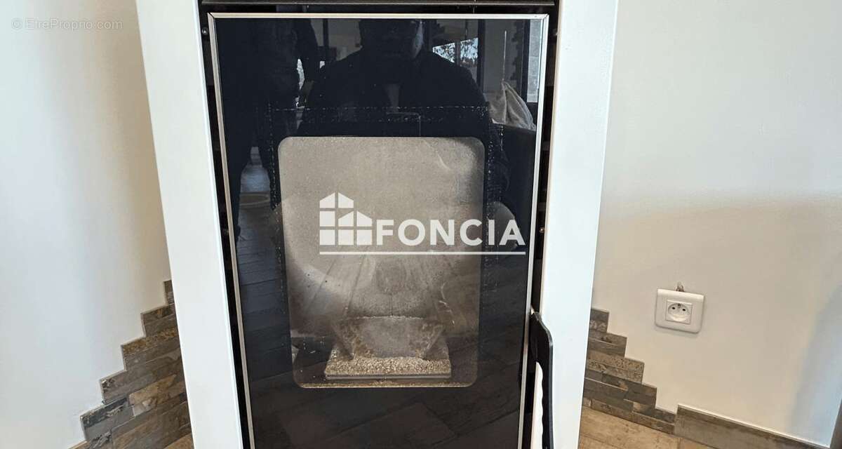 Commerce à NAZELLES-NEGRON