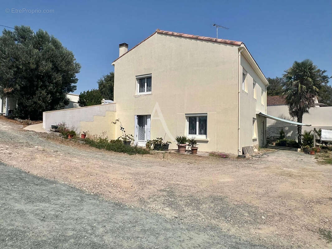 Maison à SAINT-MICHEL-EN-L'HERM