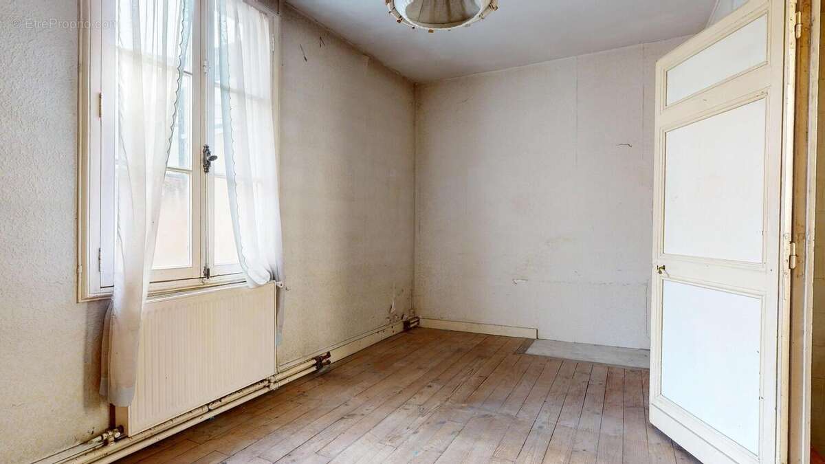 26RuedeParis09182025095856 - Maison à LE BUGUE