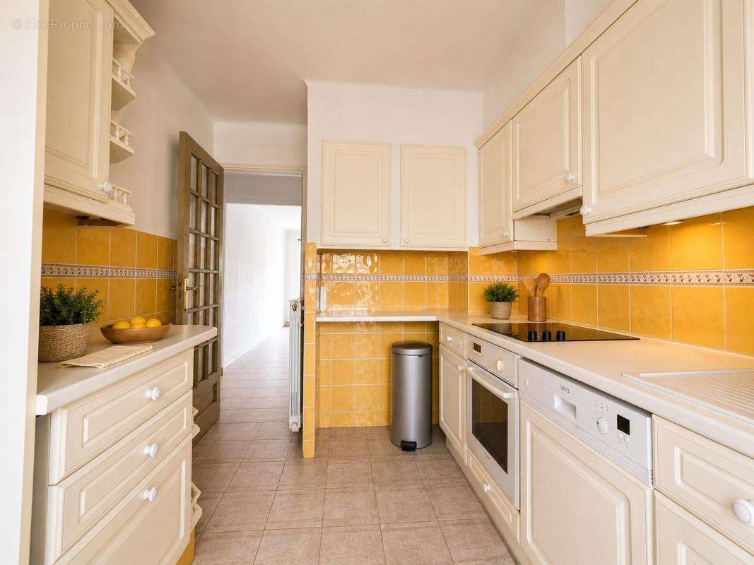 Appartement à SIX-FOURS-LES-PLAGES
