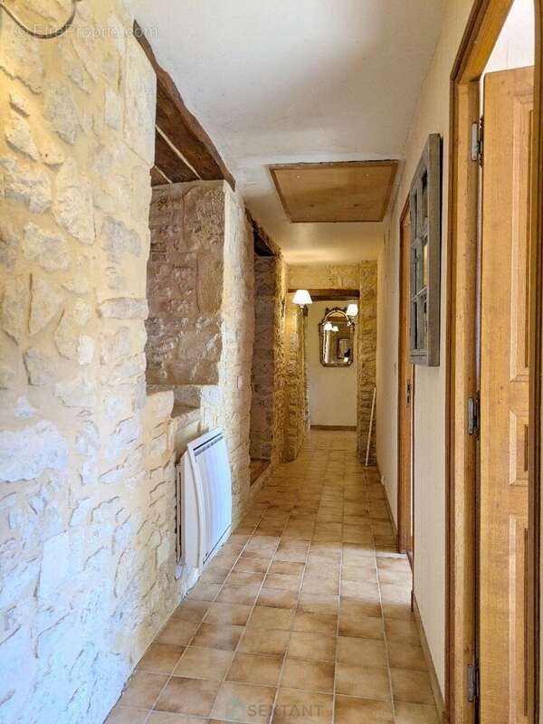 Ancien moulin en pierre de 160 m² avec piscine. - photo 16