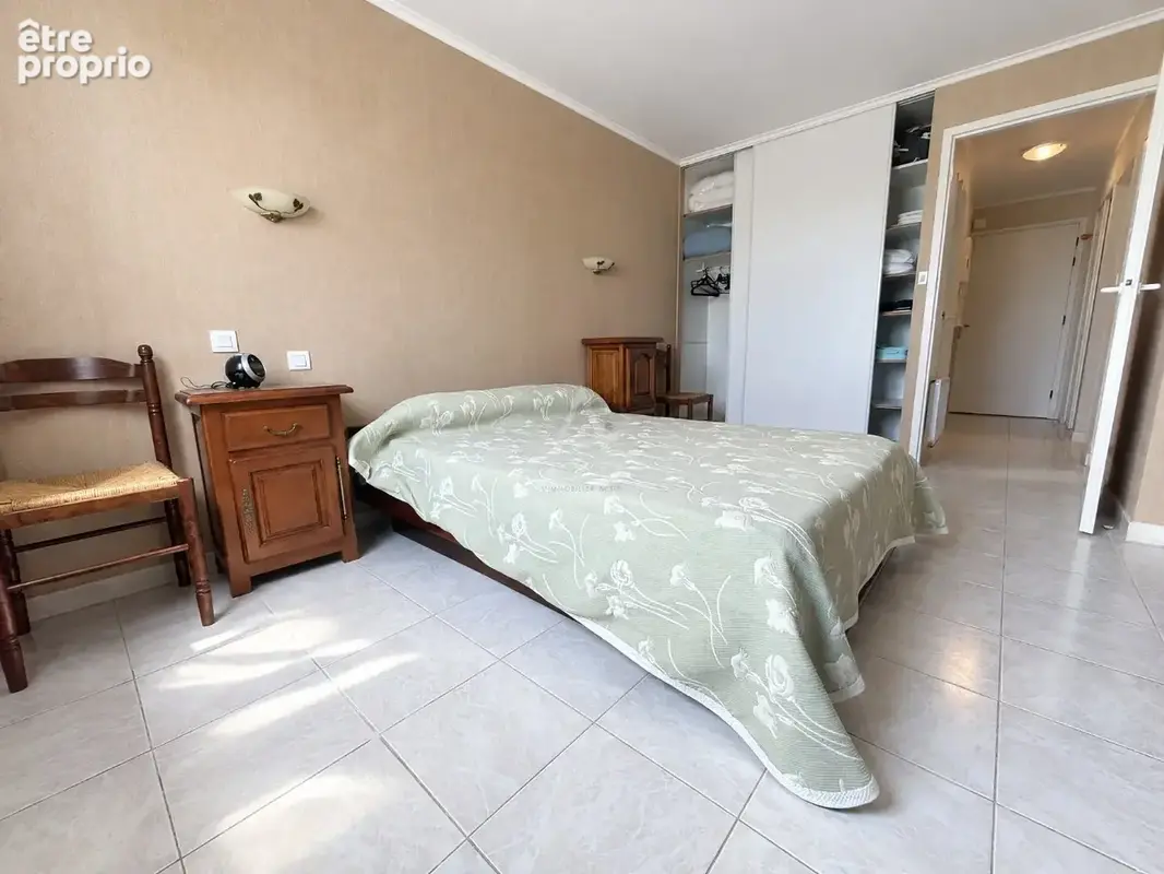 Les sables-d'olonne  t2 avec balcon, parking et ascenseur - photo 7