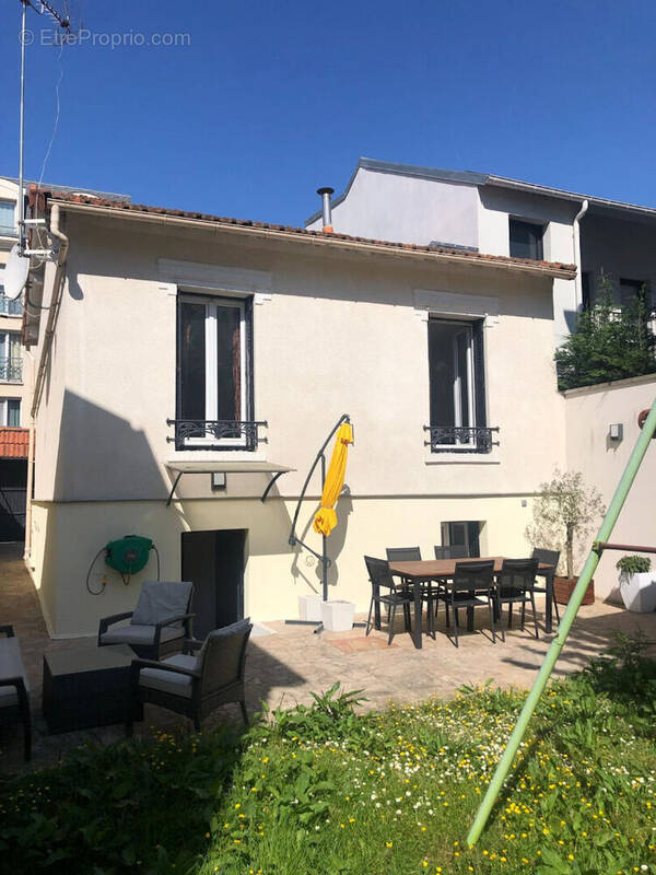 Maison à LES LILAS