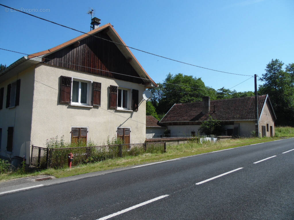 Maison à LE MONT