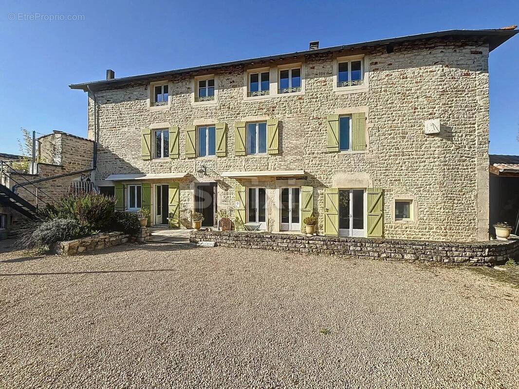 Maison à MONTBELLET