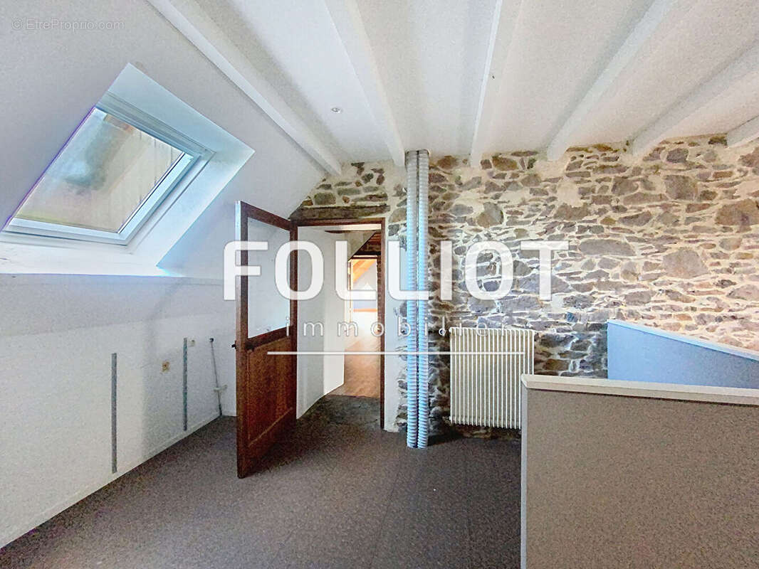 Maison à SAINT-PLANCHERS