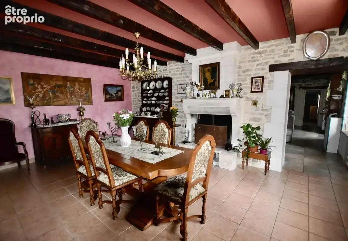 Magifique Longère avec piscine intérieure, 2 maison d'amis et 7 ha de terrain. - photo 4