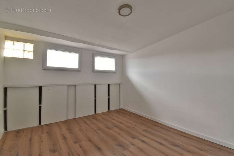 Appartement à VOLONNE