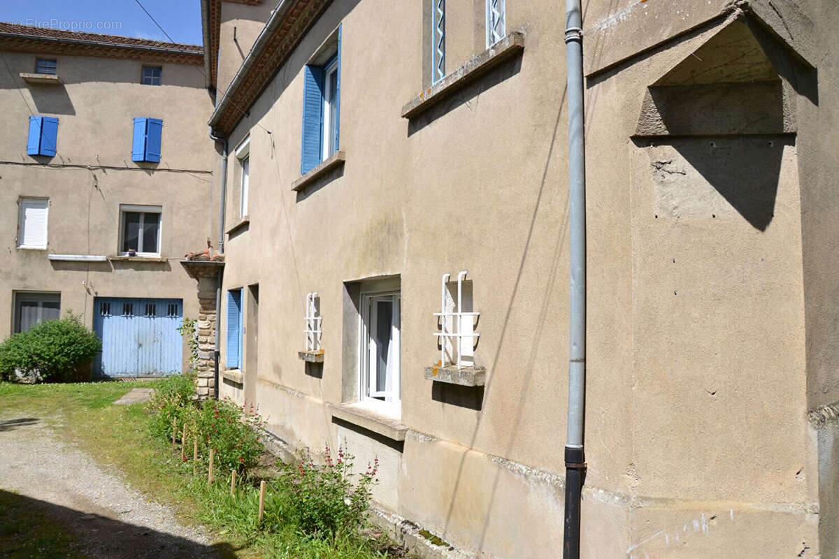 Courniou dans hameau maison  de 200m²  DPE  B avec 653 m² de terrain - photo 15